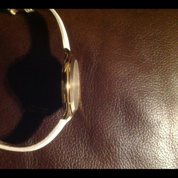 Michael Kors Slim Runway Watch - Picture 7 of 10